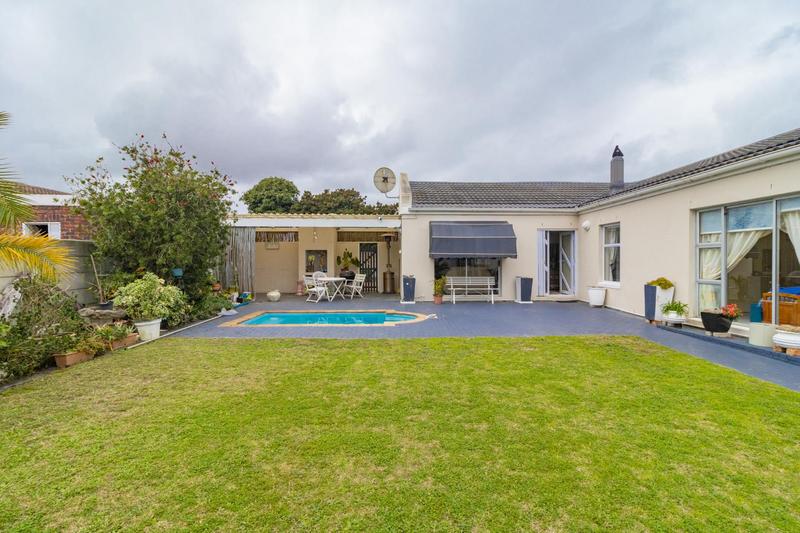 To Let 3 Bedroom Property for Rent in Table View Western Cape